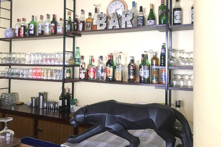 Après une longue journée prenez un verre au Restaurant Bar de l'hôtel Christina